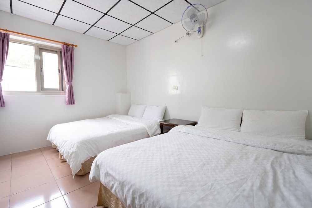 Alishan Tea Homestay Quadruple Room (Oolong) 2