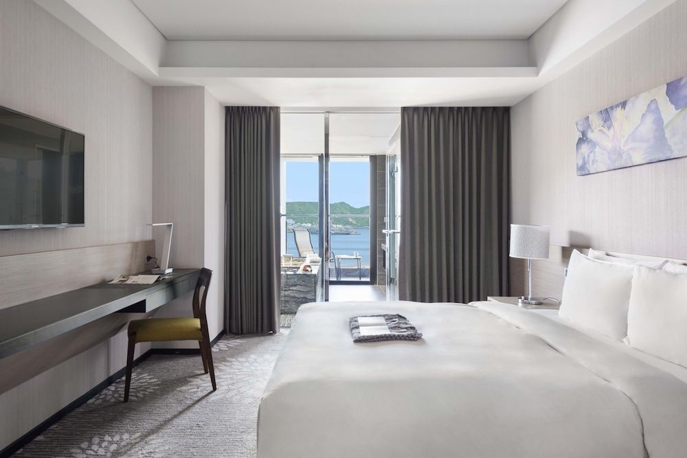 Luxury King Room with Ocean View
