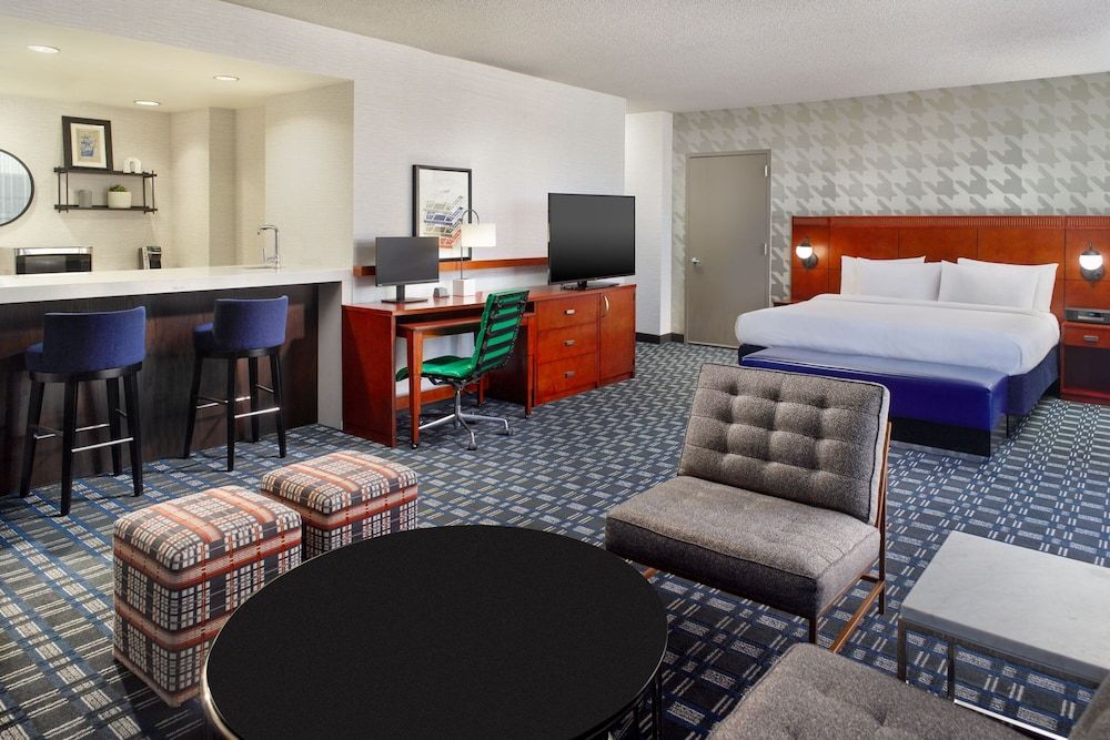 Studio Suite, 1 King Bed with Sofa bed
