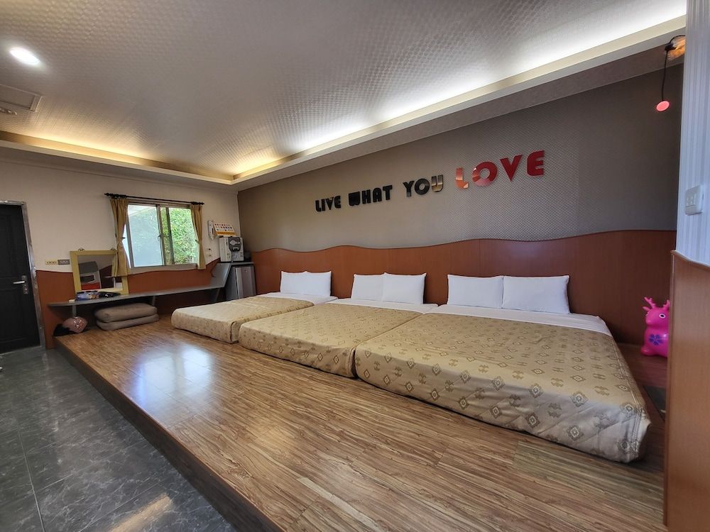 Xing Ji Bungalow Family Room