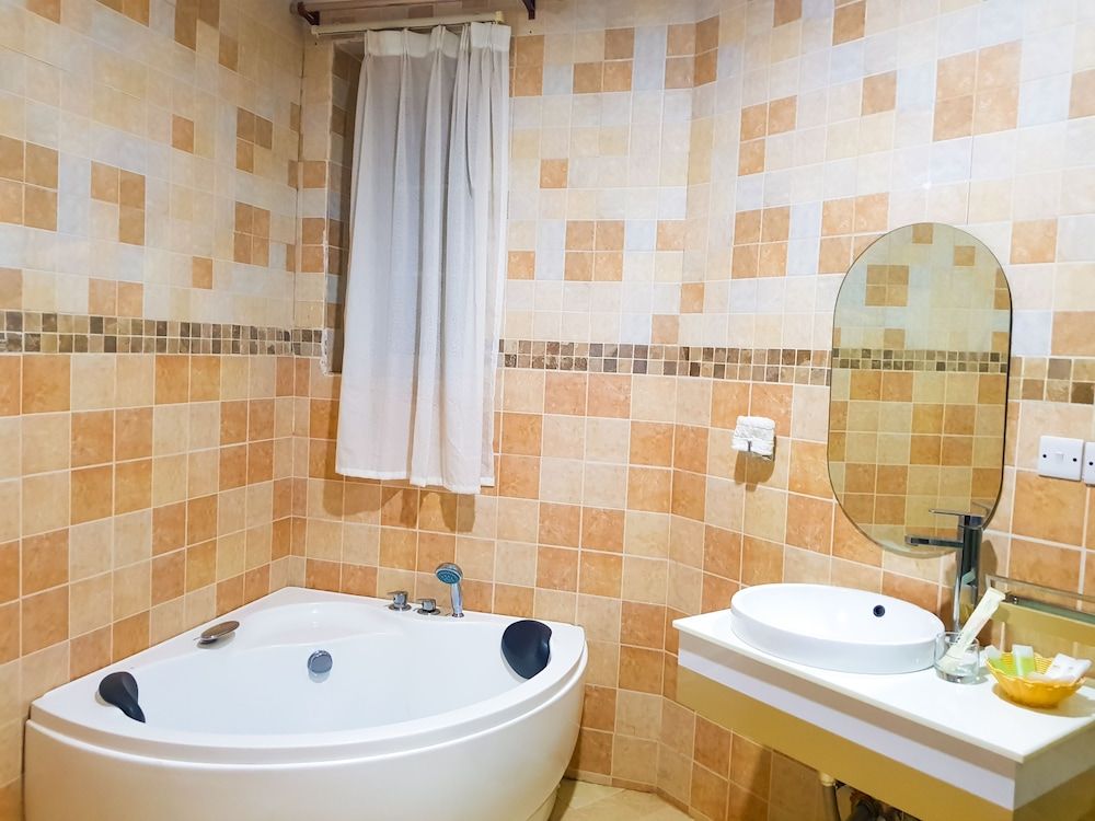 Masailand Safari & Lodge Deluxe Room 4