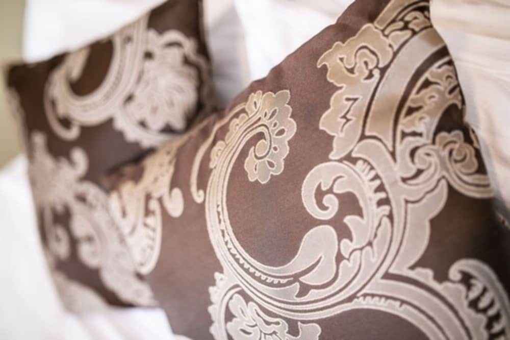 Masailand Safari & Lodge Deluxe Room 2