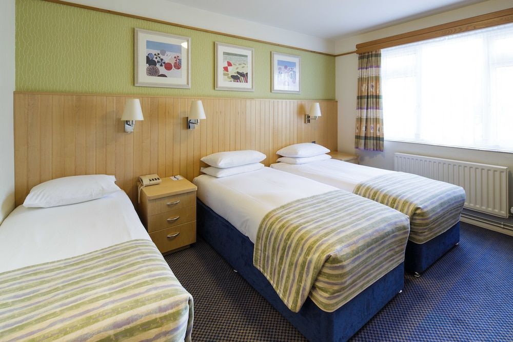 Standard Twin Room with Extra Bed