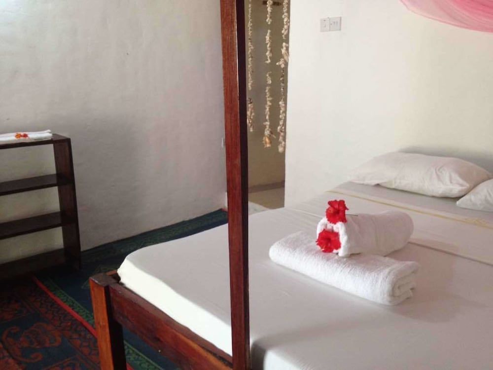 undefined Ocean Breeze Lodge 9