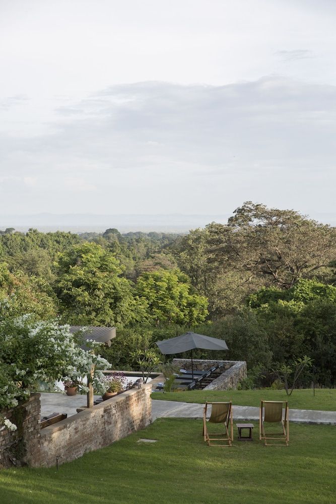 Arusha Villa Family Room, Valley View 4