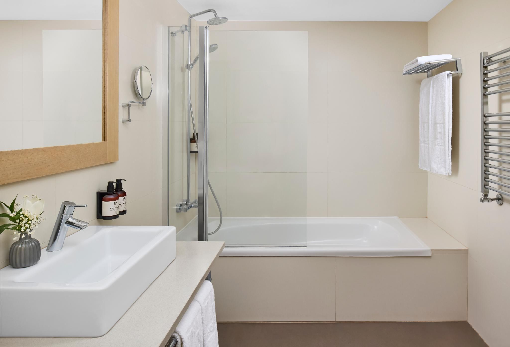 Superior Room (2 adults + 1 child)