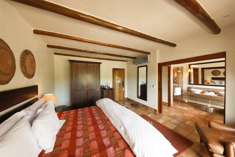 Standard Suite (River Lodge:  Suite)