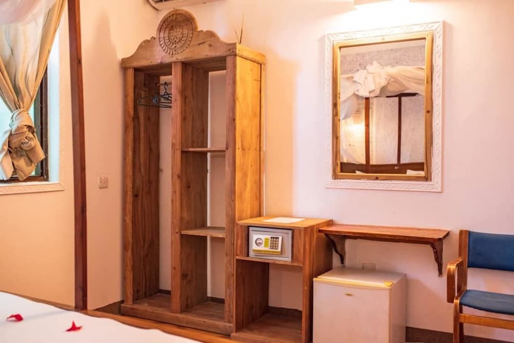 Mocco Beach Villa Standard Double Room (Upstairs) 15