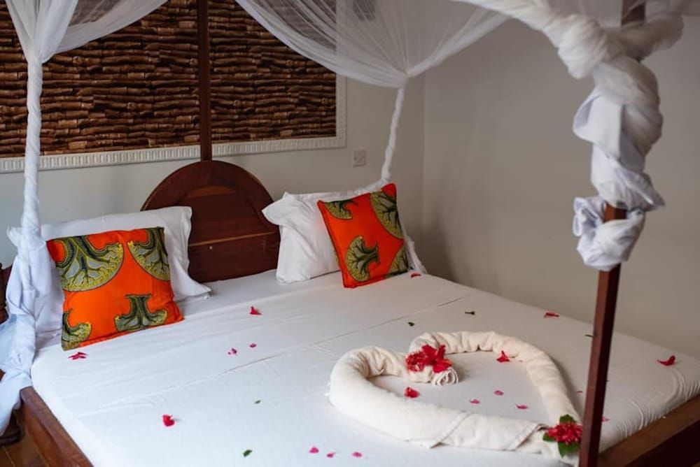 Mocco Beach Villa Standard Double Room (Upstairs) 5