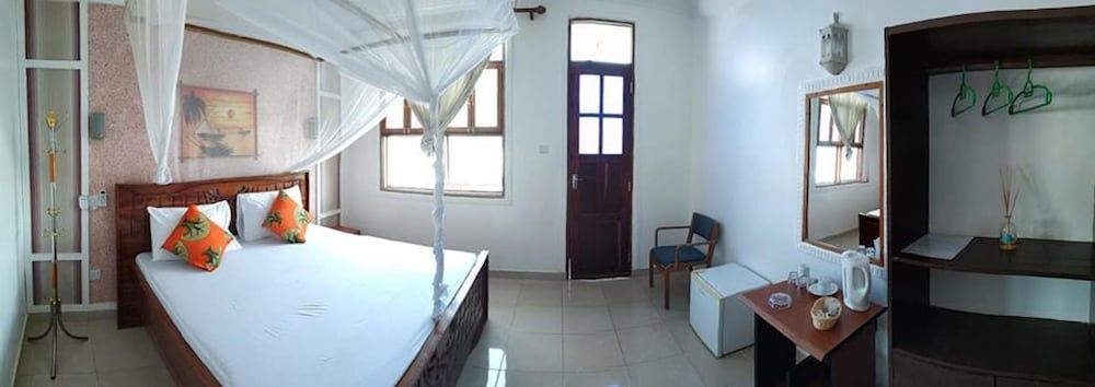 Mocco Beach Villa Standard Double Room (Upstairs) 13