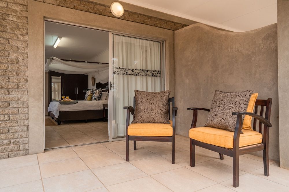 Tshukudu Game Lodge Deluxe Room 5