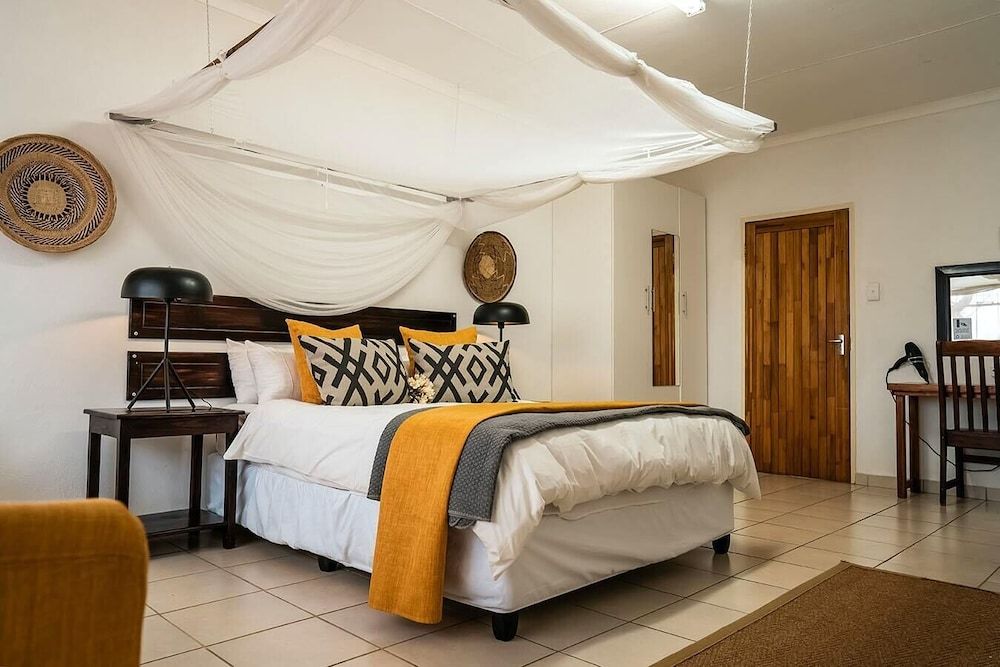 Tshukudu Game Lodge