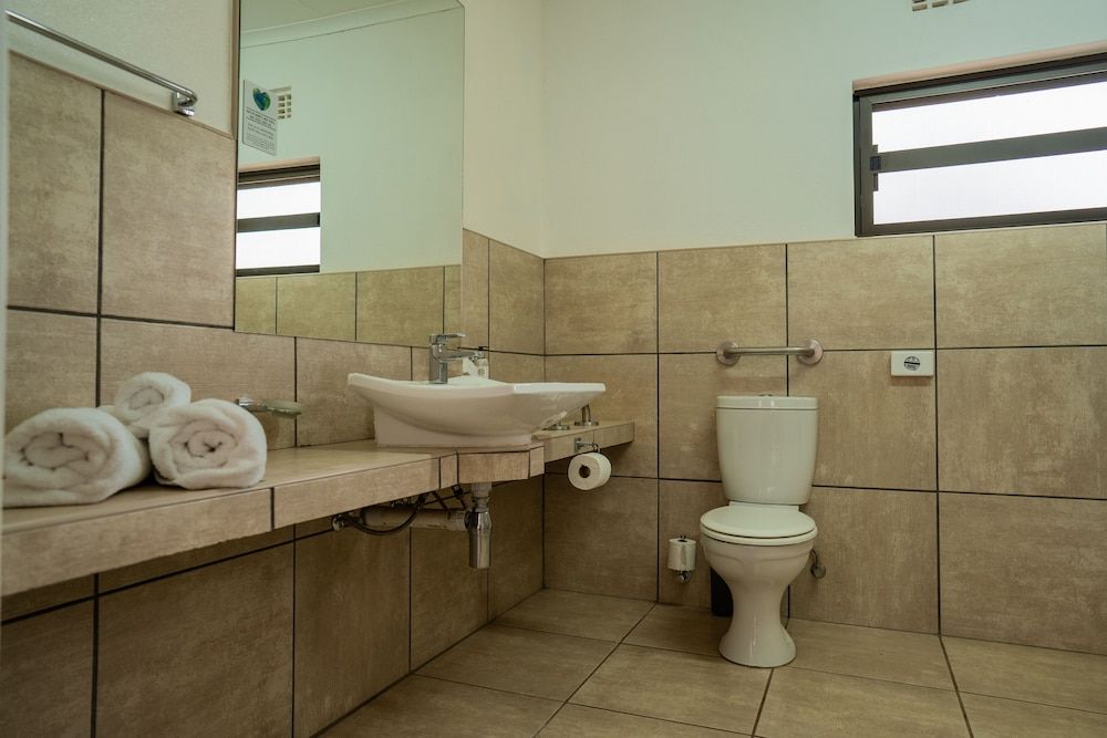 Tshukudu Game Lodge Deluxe Room 3