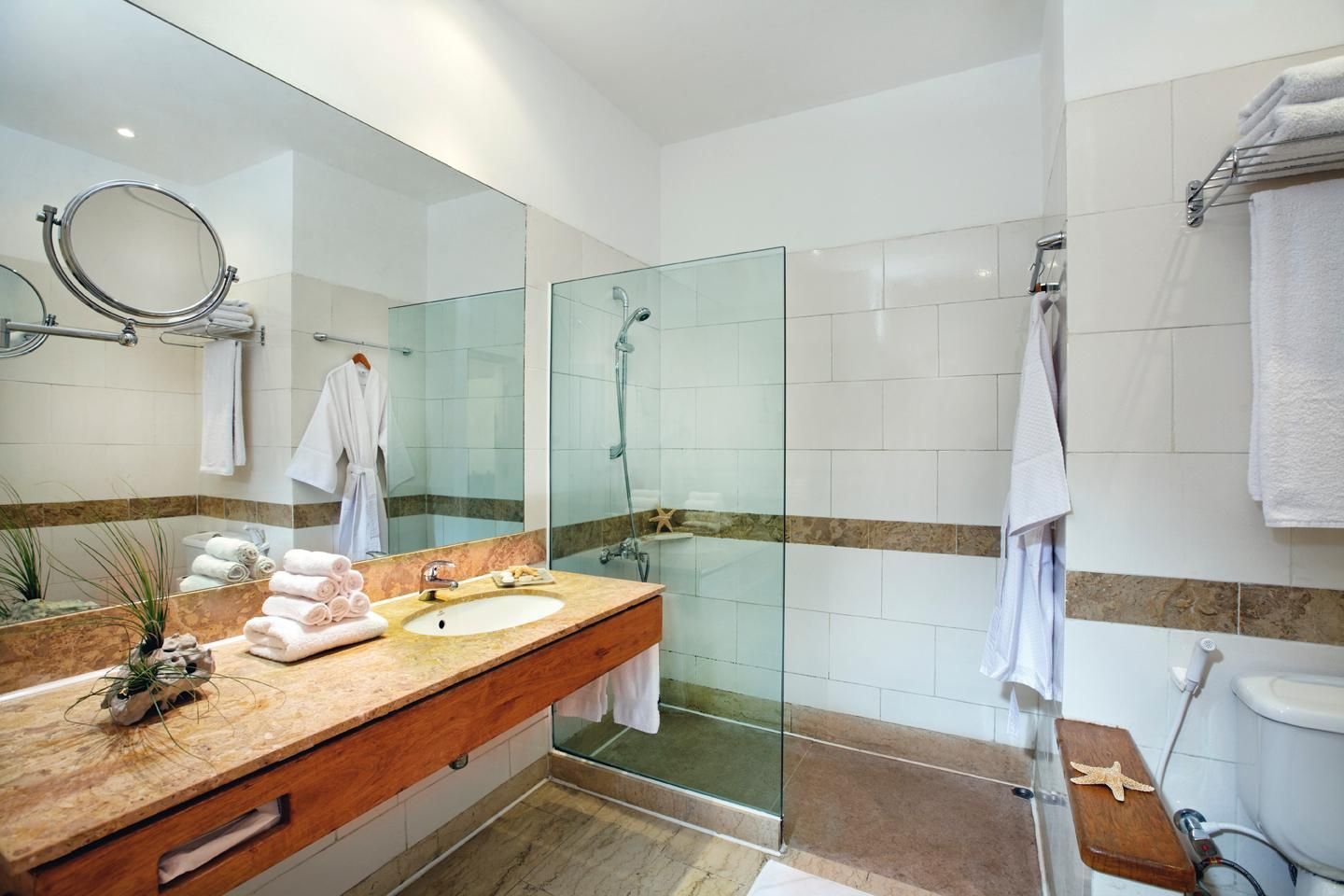 Deluxe King Sea View