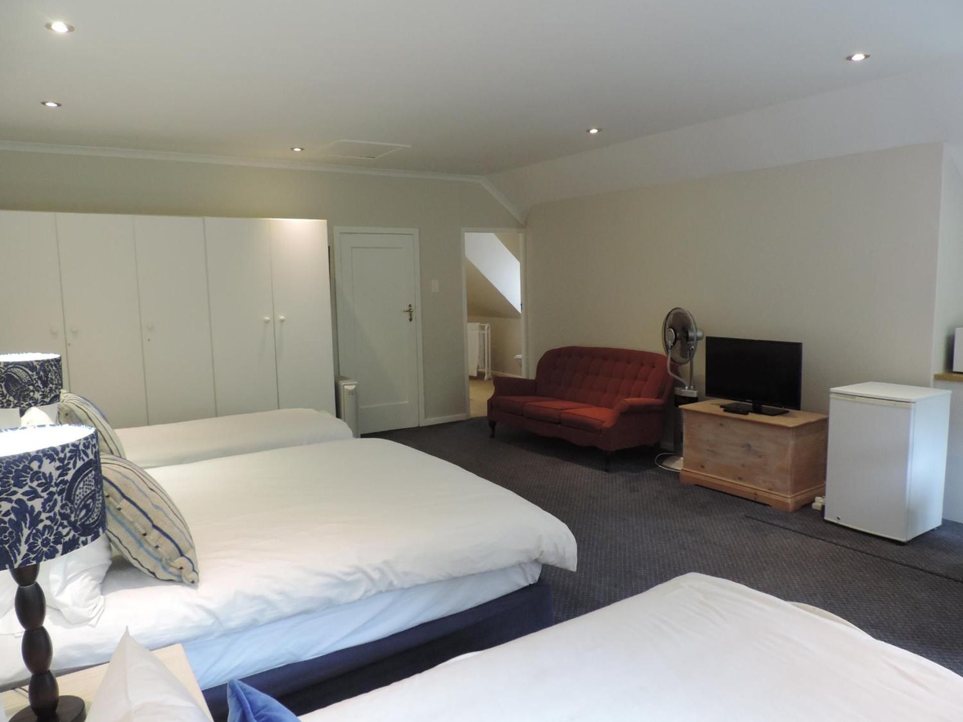 Family Room with Garden View