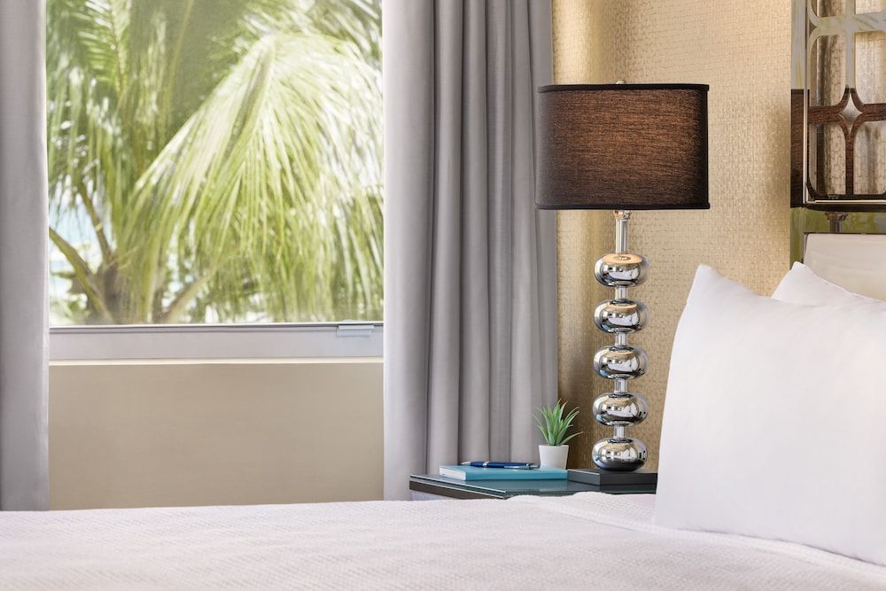 Waldorf Towers South Beach Twin Room 2