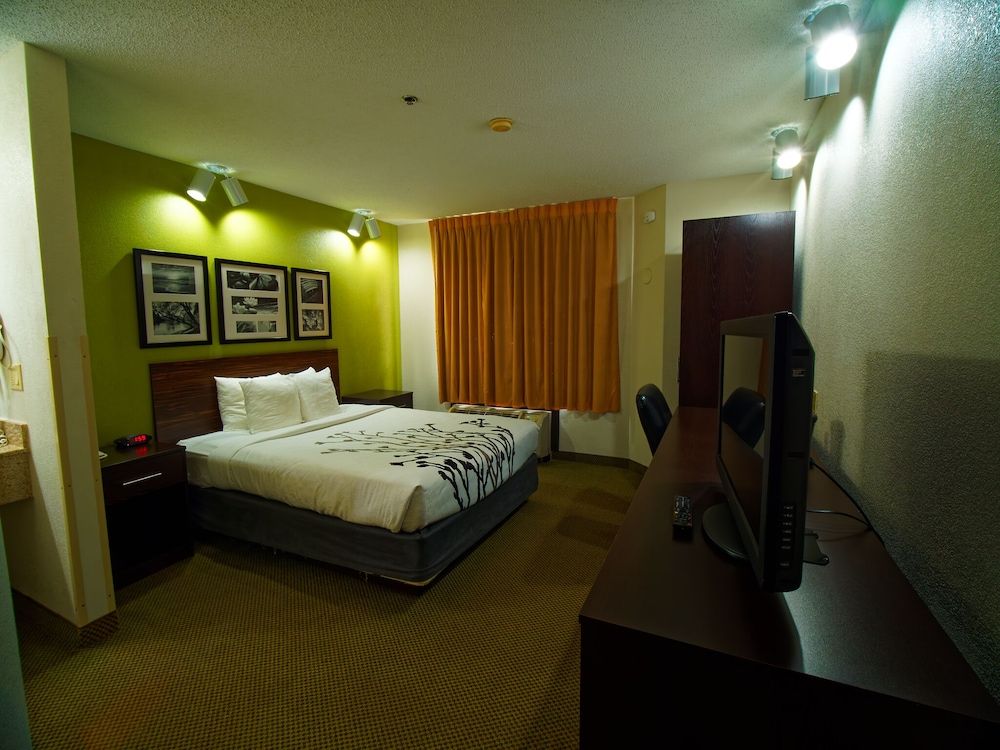Standard Room, 1 Queen Bed, Non Smoking