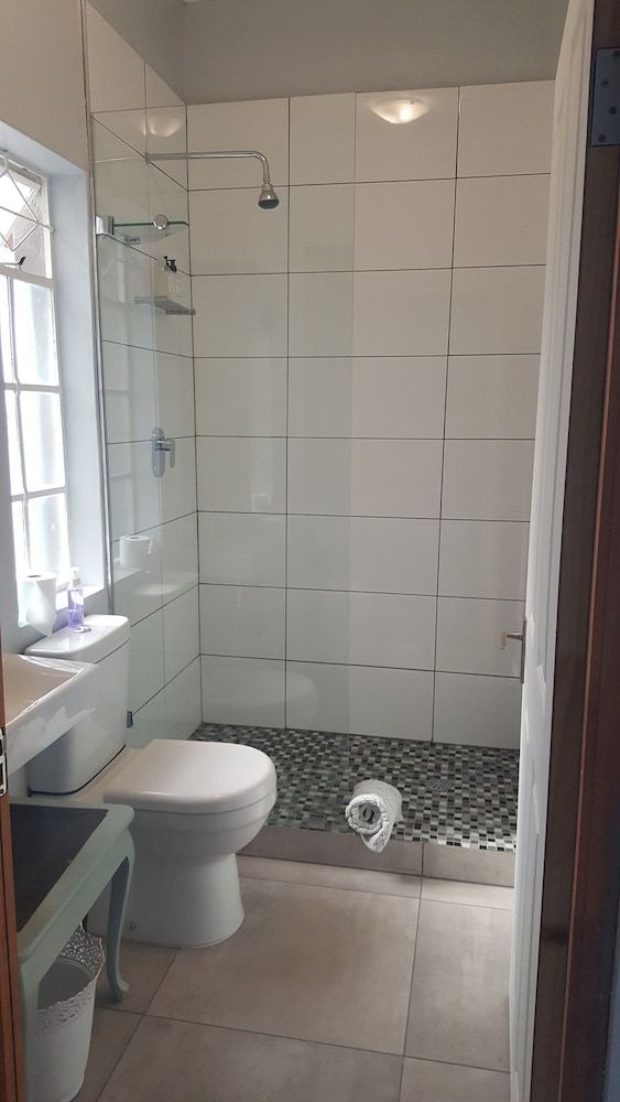 Bartholomew's Loft Garden Cottage Self-catering 3