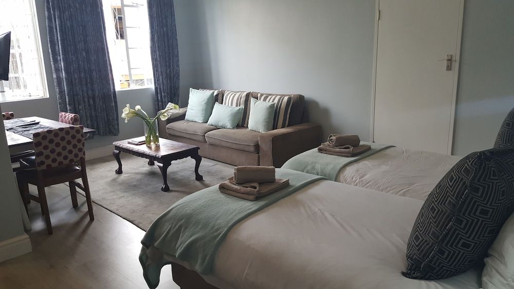 Bartholomew's Loft Garden Cottage Self-catering 2