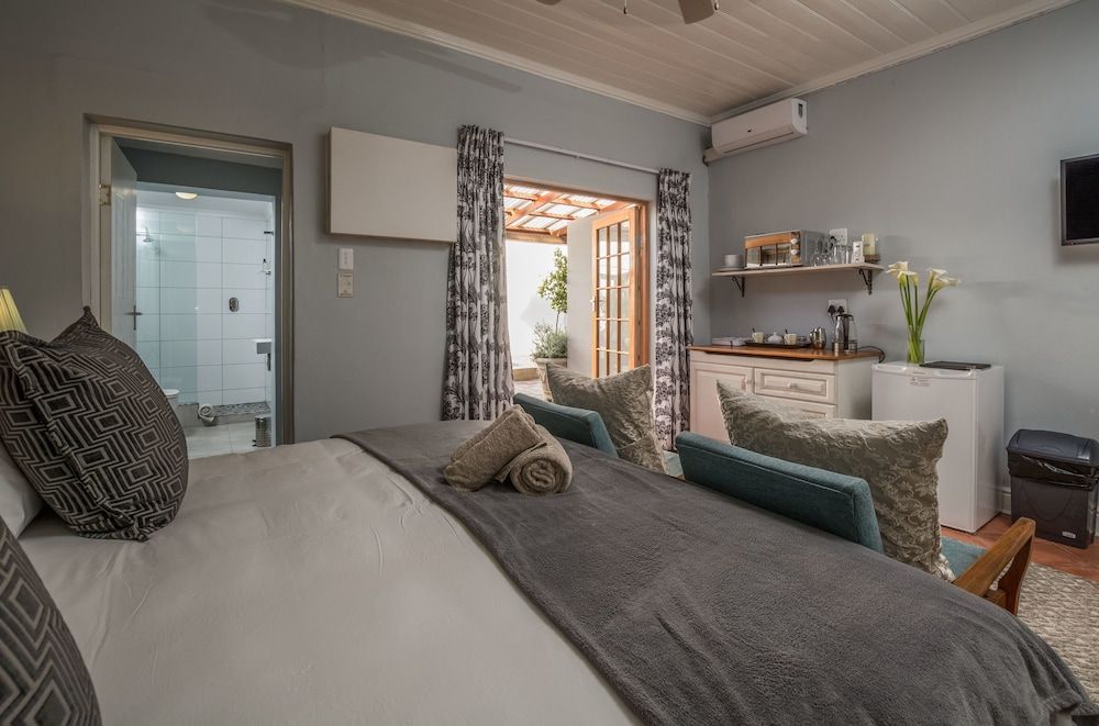 Bartholomew's Loft Garden Cottage