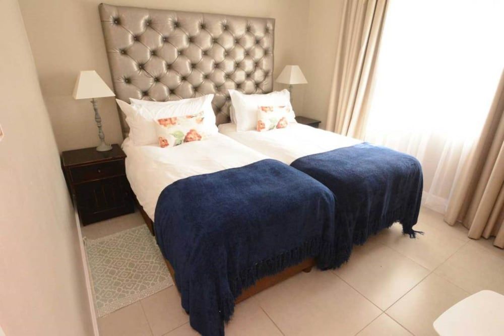 On the Beach Guesthouse Family Suite, 2 Bedrooms, Kitchenette, Sea Facing 4