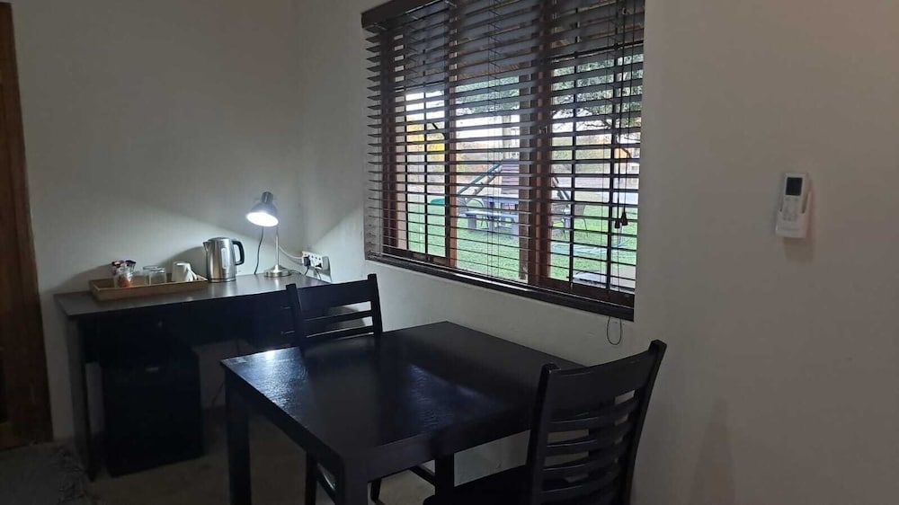 Iphofolo Lodge Standard Twin Room 5