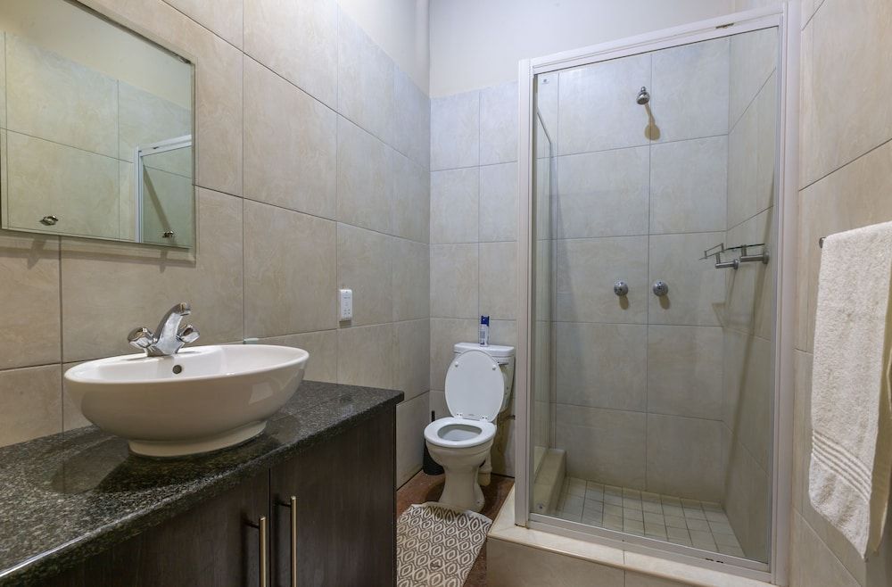 Iphofolo Lodge Family Room 4