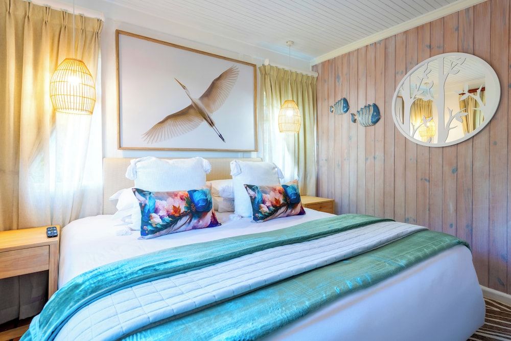 2 Bedroom Lagoon View Family Chalet 09