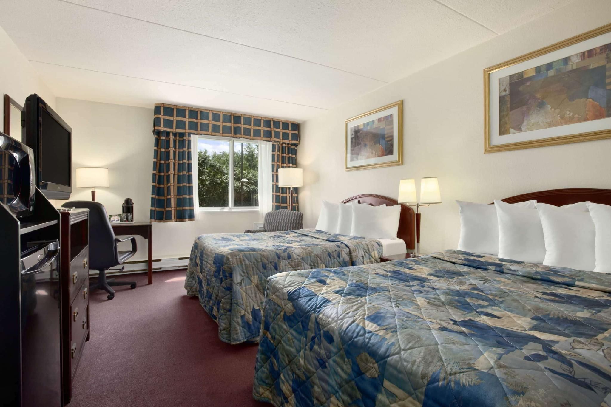 2 Double Beds, Deluxe, Non-Smoking