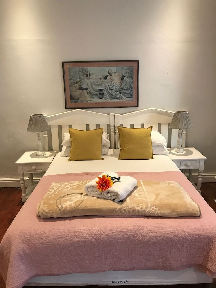 Albatross Guest House Luxury Family Room 4