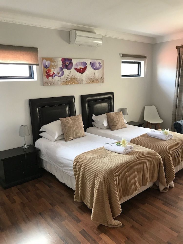 Albatross Guest House Luxury Double Room 10