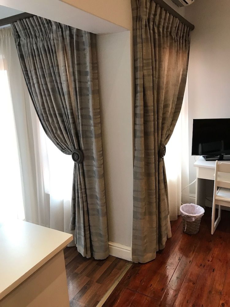 Albatross Guest House Luxury Family Room 15