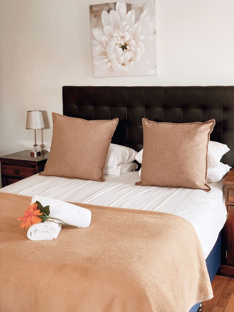 Albatross Guest House Luxury Double Room 24