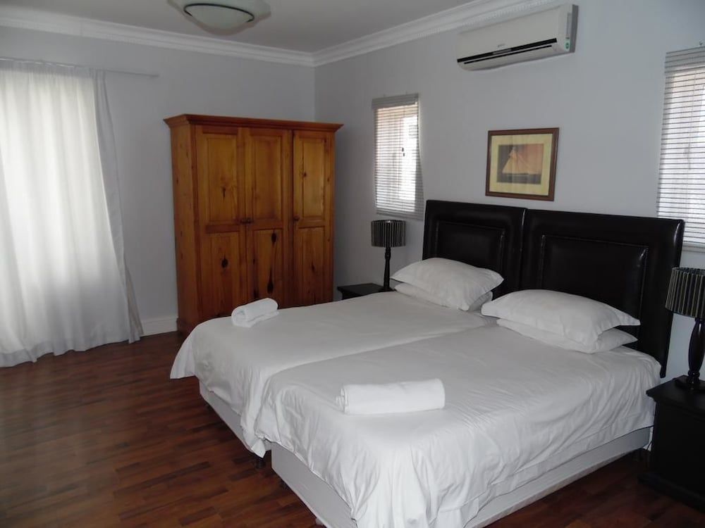 Albatross Guest House Luxury Double Room 3