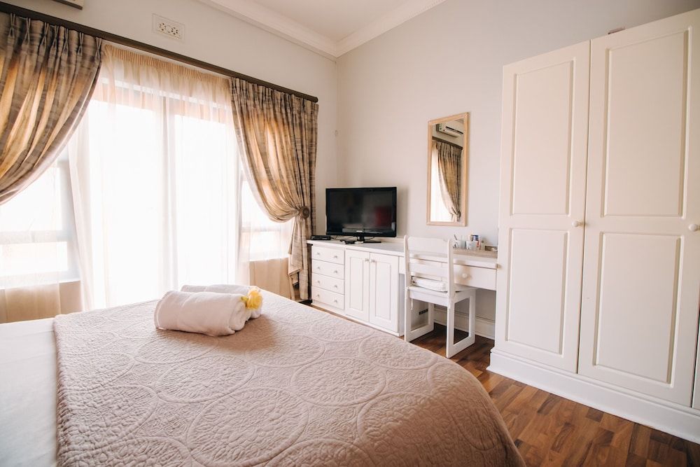 Albatross Guest House Luxury Double Room 16