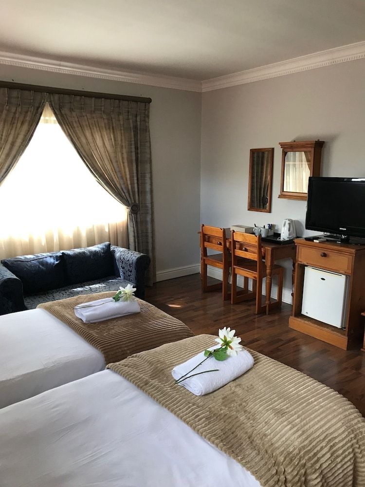 Albatross Guest House Luxury Double Room 6