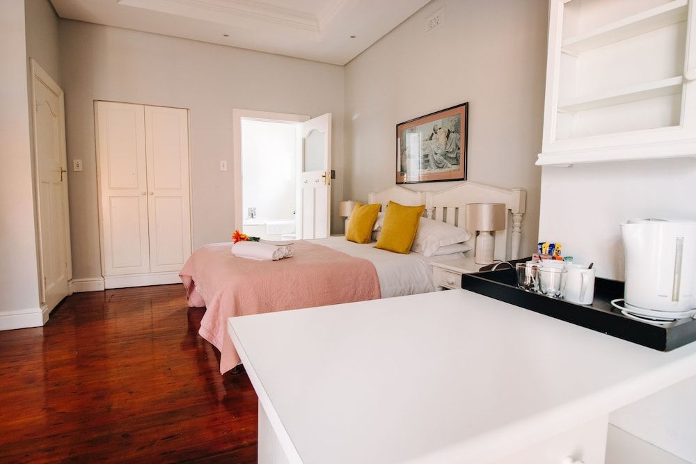 Albatross Guest House Luxury Family Room 7