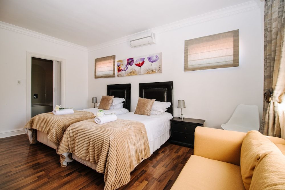 Albatross Guest House Luxury Double Room 21