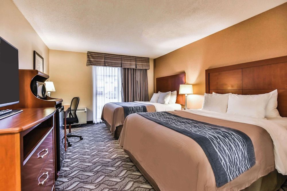 Comfort Inn & Suites Ambassador Bridge Standard Room, 2 Queen Beds, Ground Floor
