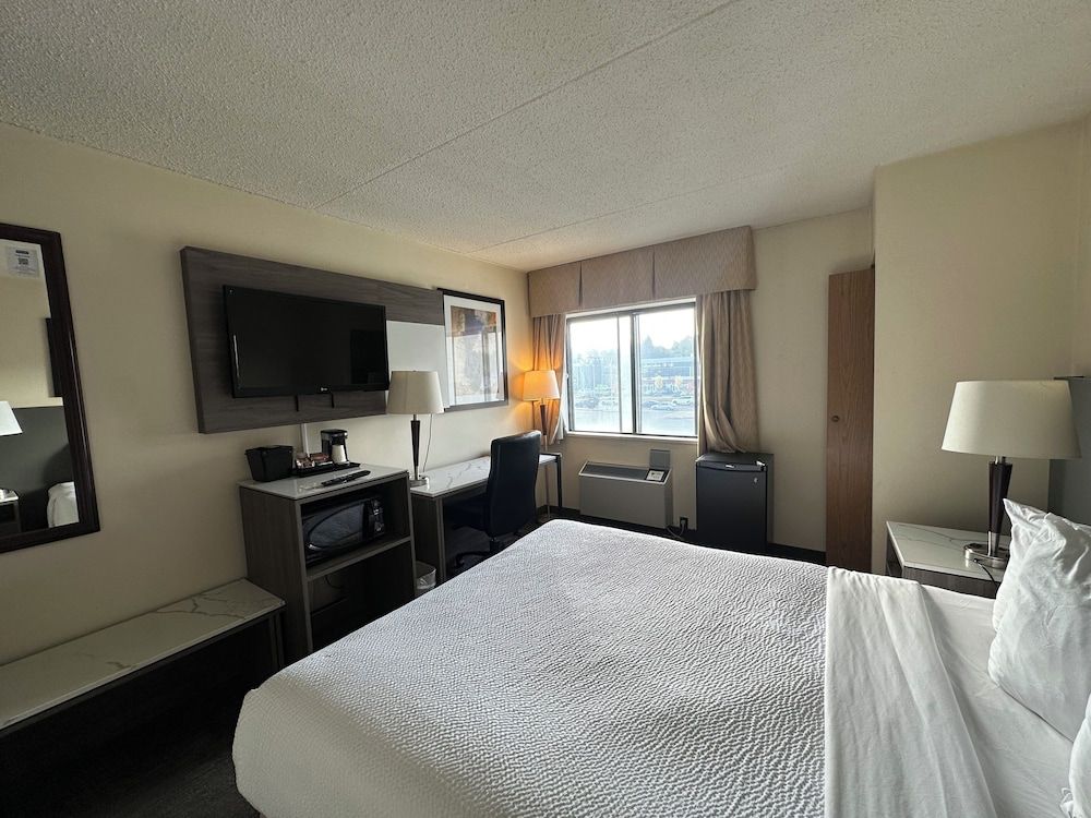 Room, 1 Queen Bed, Non Smoking (Upgraded)