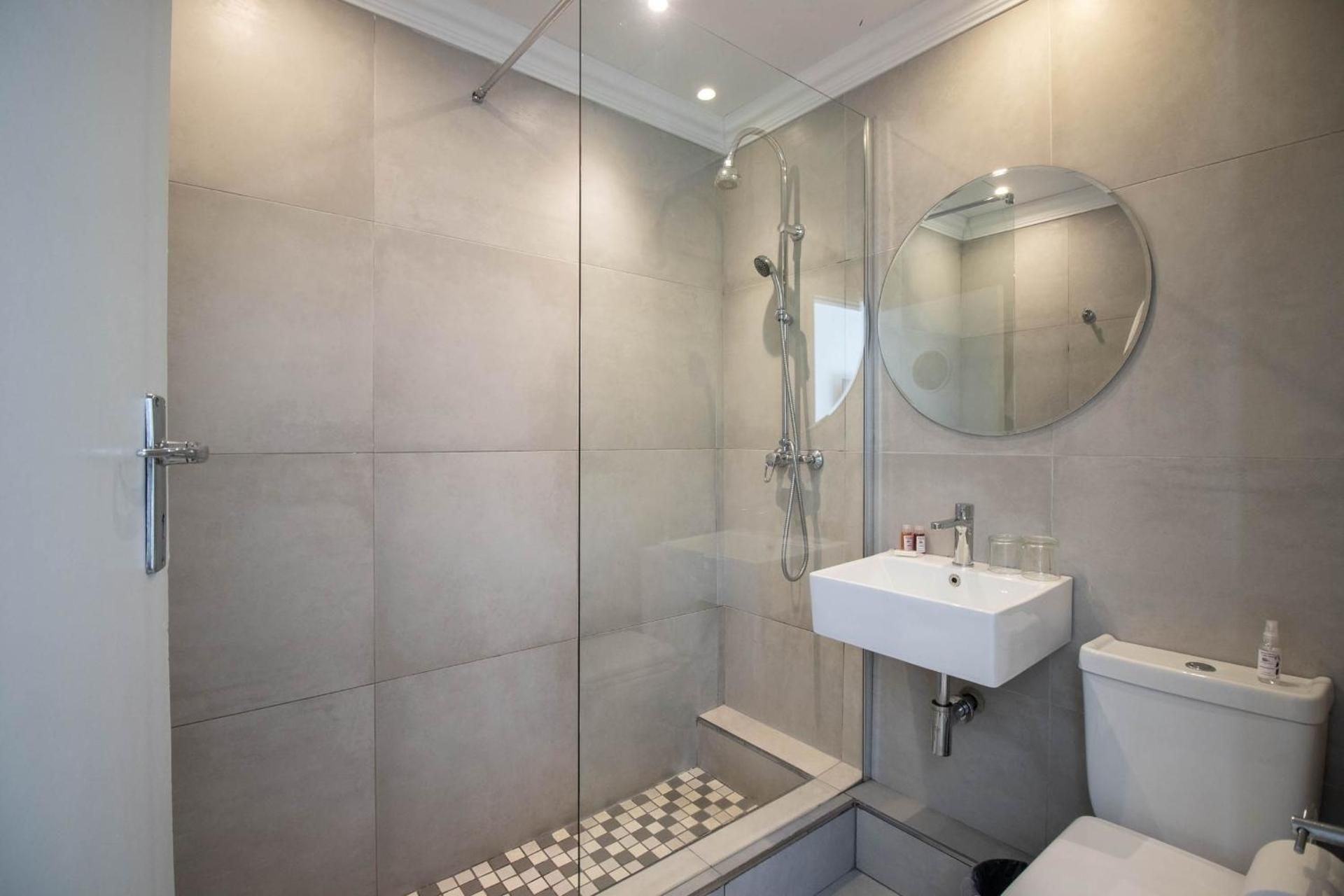 Spring Tide Inn Family Room 3