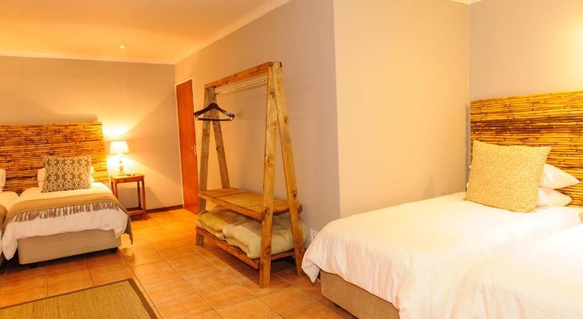 undefined Safari Club SA 3