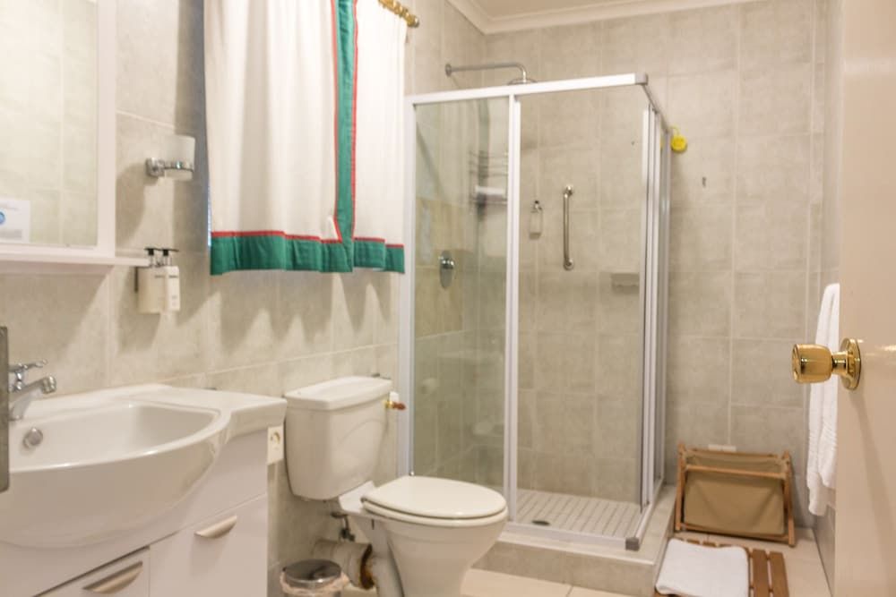 Thatchfoord Lodge Luxury Room, 1 King Bed, Pool View, Poolside 5