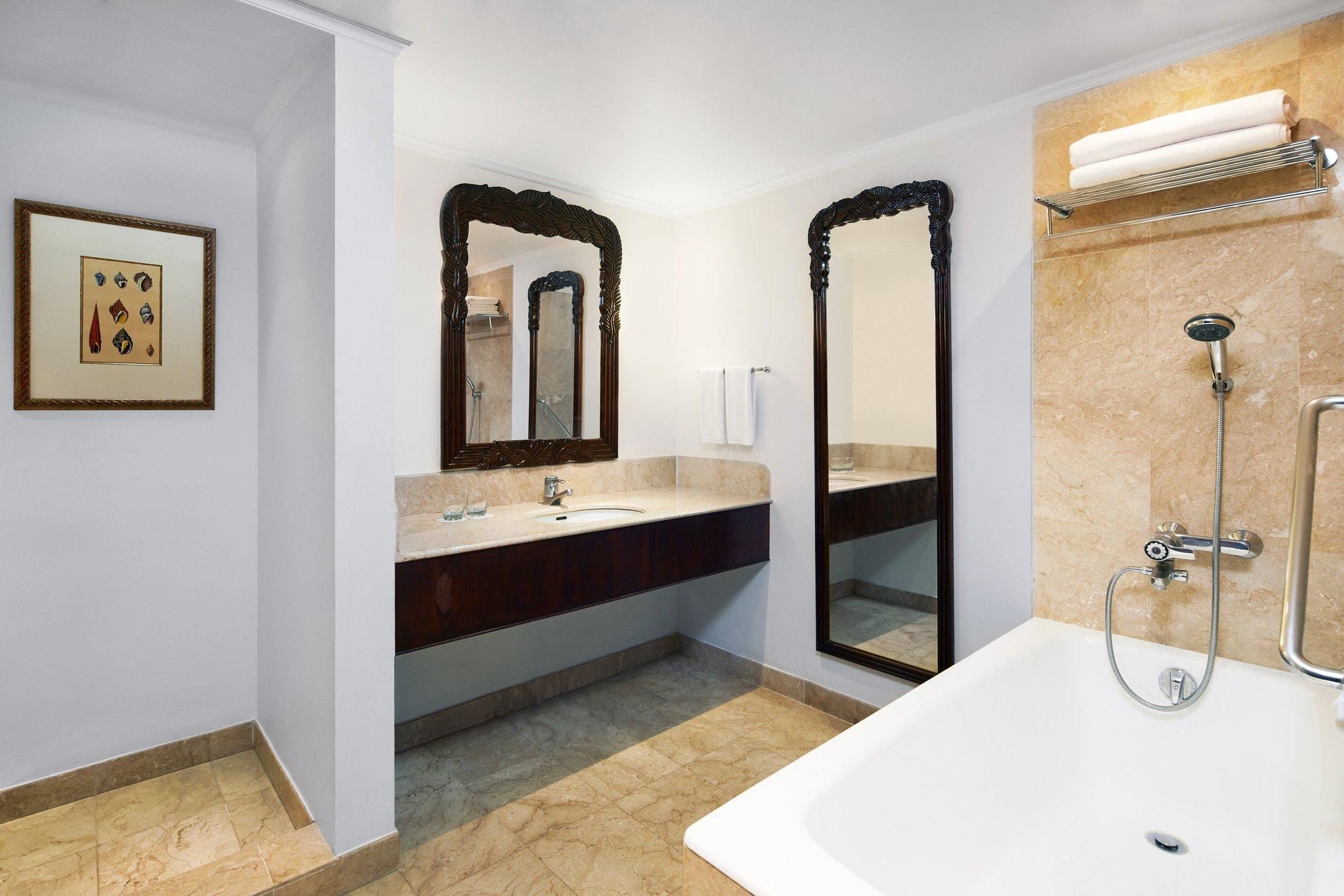 Executive Suite, 1 Bedroom Suite, 1 King, Balcony