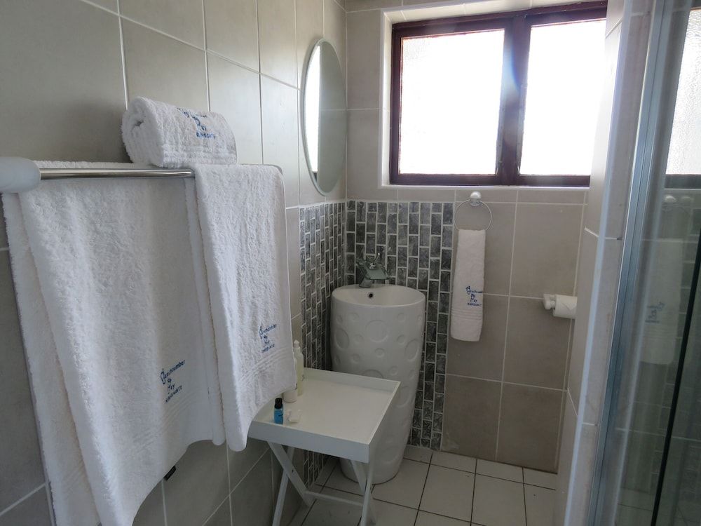 Beachcomber Bay - Guest House Room 5 3