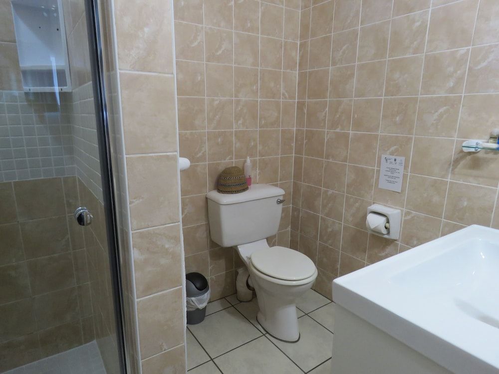 Beachcomber Bay - Guest House Room 1 6