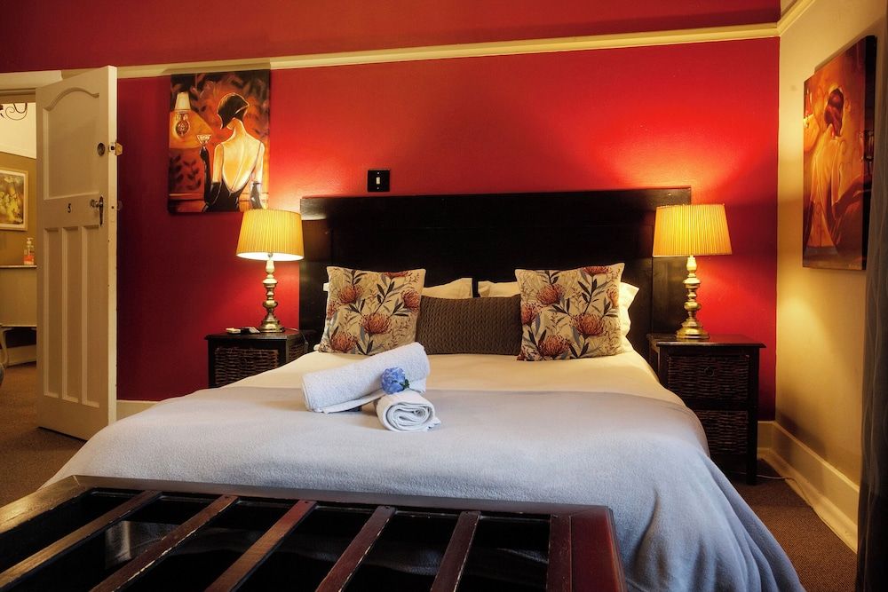 Palm Tree Manor Executive Double Room 2