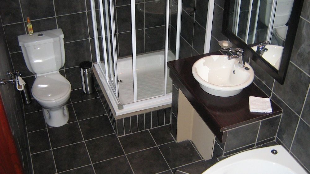 Palm Tree Manor Executive Double Room 6