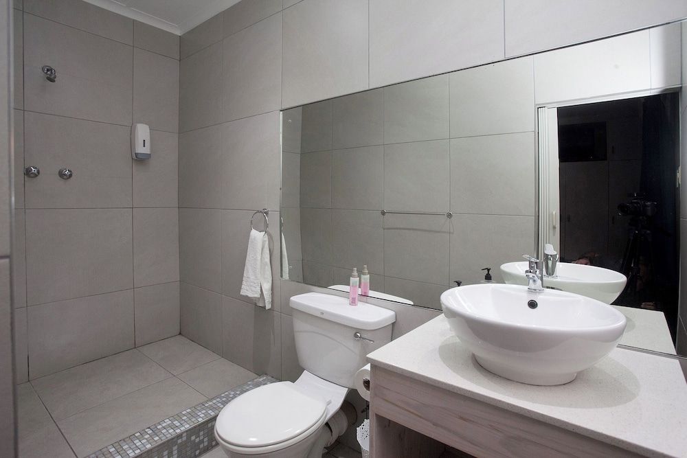 Palm Tree Manor Standard Double Room 2