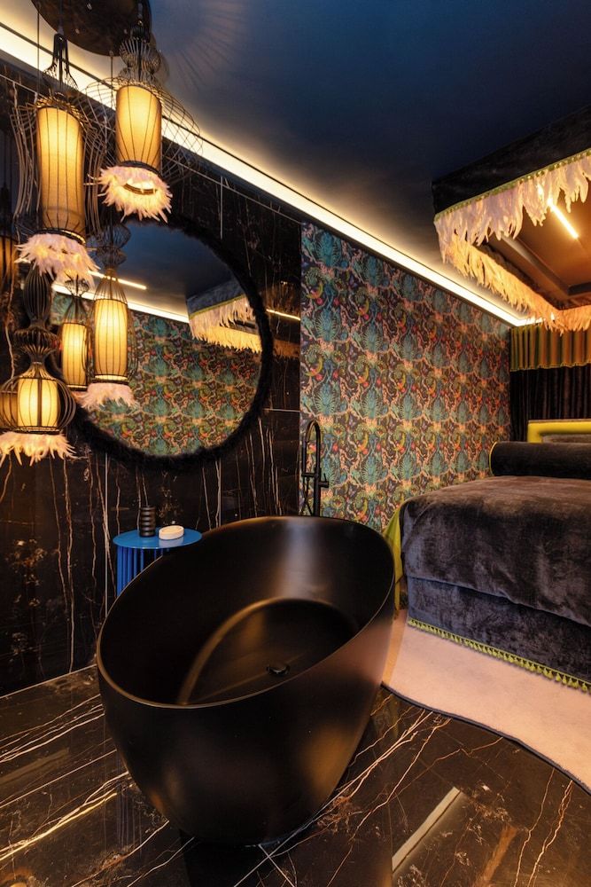 Mint Hotel Sandhurst Double Room 5